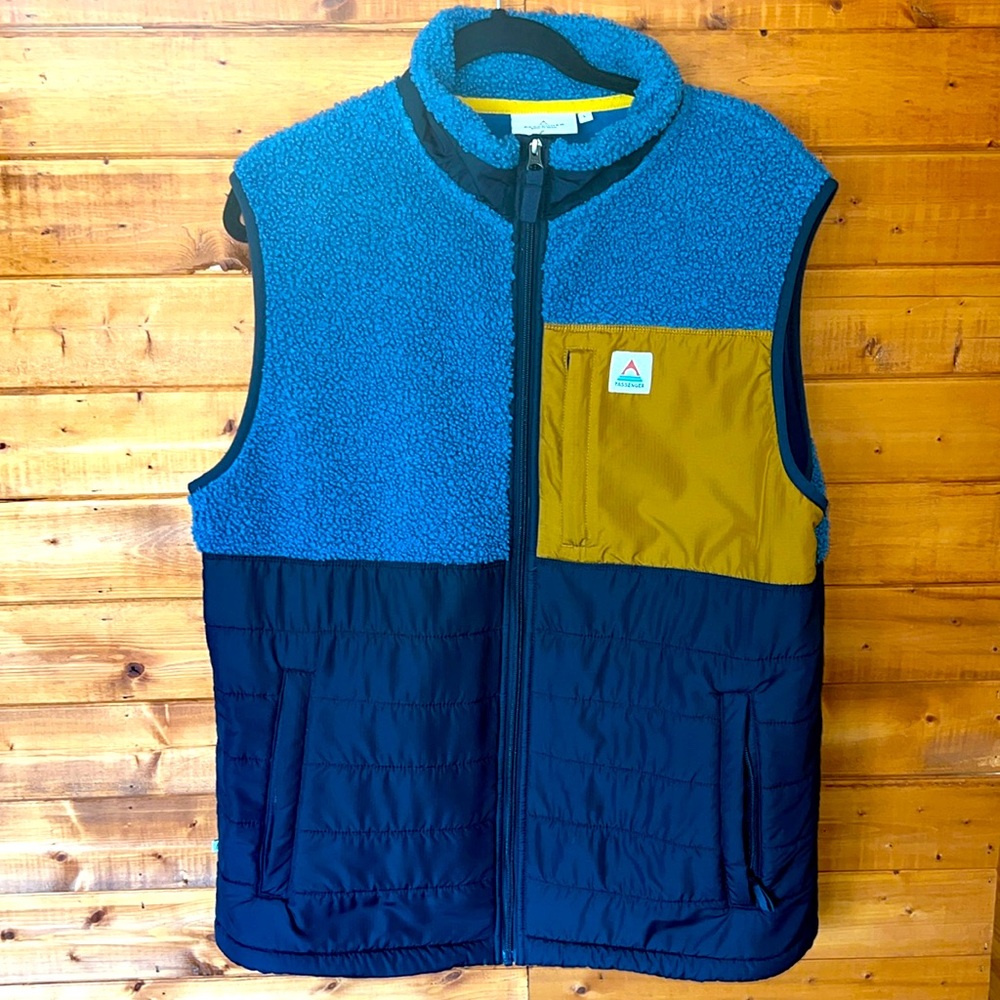 Passenger fleece vest men’s large color block